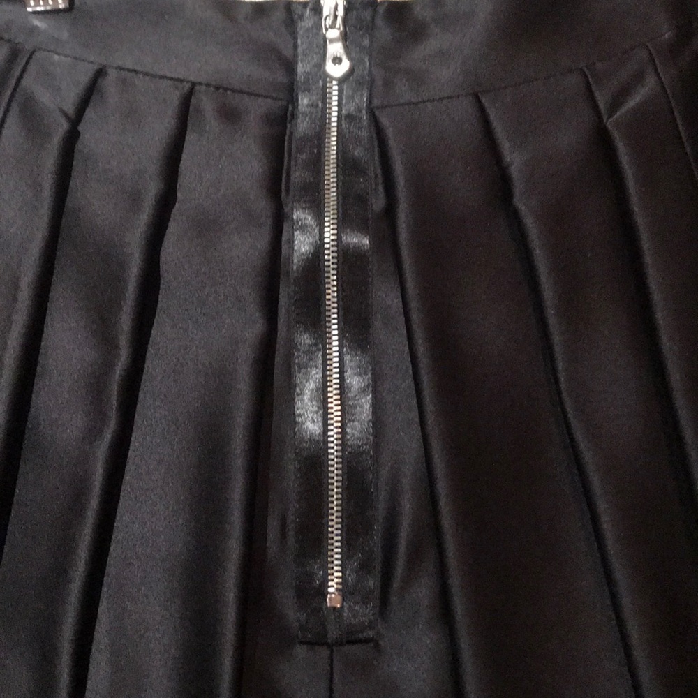 Authentic Dolce & Gabbana High Waisted Silk Skirt - Picture 3 of 8